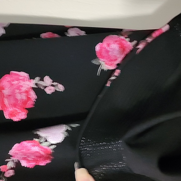 EUC B. Smart floral juniors dress size 7. Only used once. - Picture 8 of 9